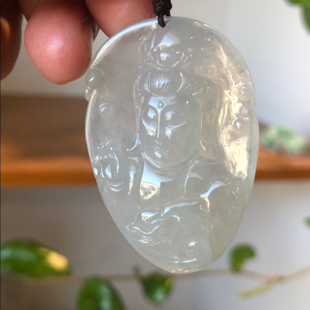 High purity Jade Guanyin Buddha
